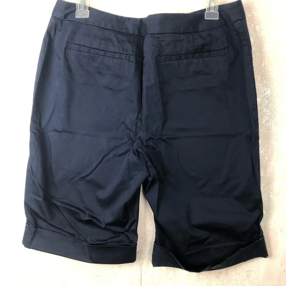 Jones Wear Studio Blue Cuffed Stretch Shorts Size 10 - Picture 3 of 5